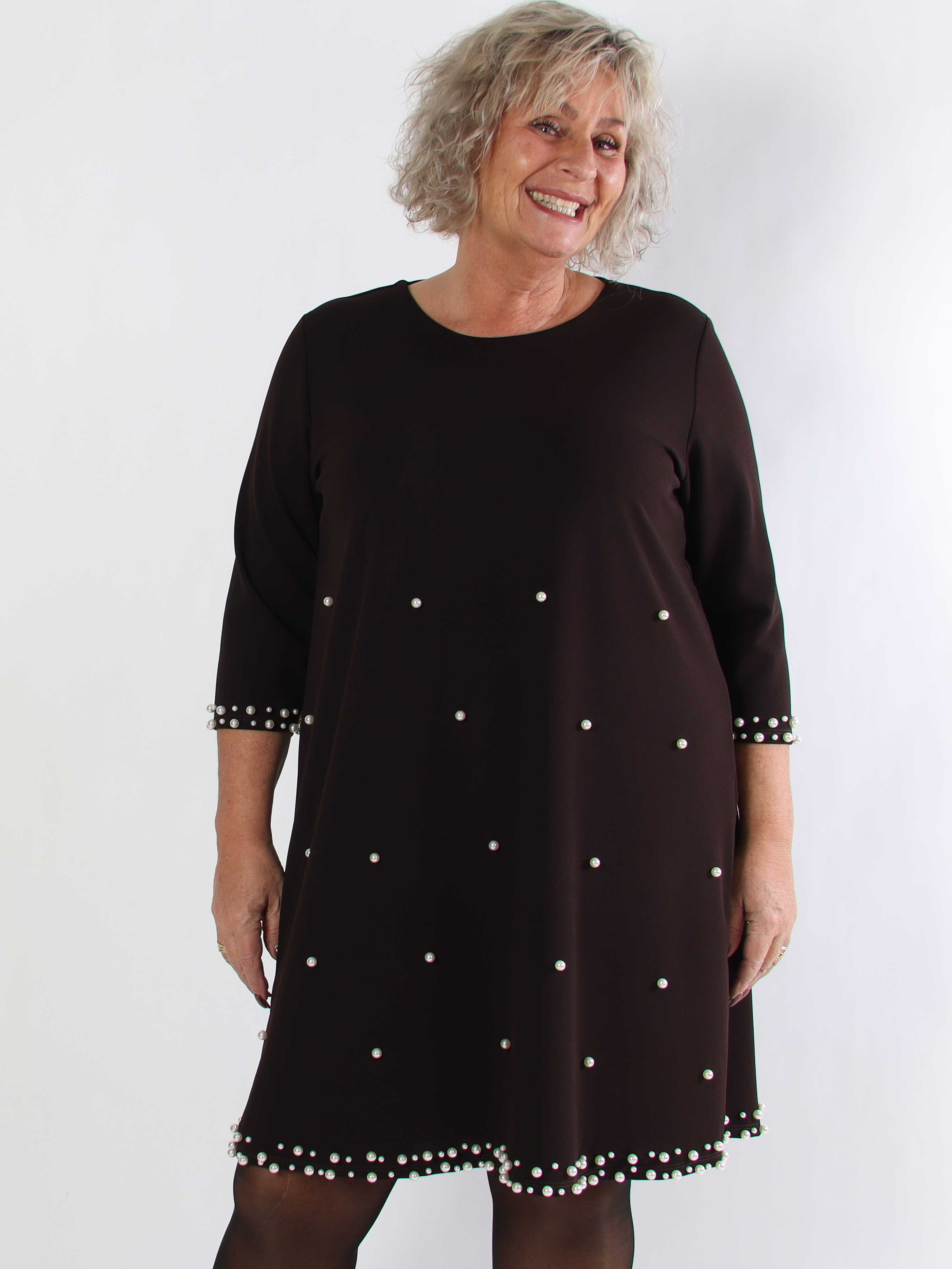 Obi - Klassisk plus size kjole med fine perler